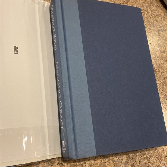 2 Danielle Steel Hardcover Books Forever Friends & Amazing Grace - Picture 12 of 17